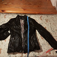Отдается в дар черная куртка кожзам (на рукоделие)