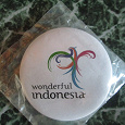 Отдается в дар Значок «Wonderful INDONESIA». Диаметр 57мм