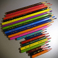Отдается в дар Акварельные и обычные цветные карандаши