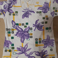 Отдается в дар Женская футболка с орхидеями- р-р 46-48