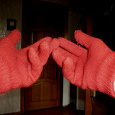 Отдается в дар Зимние перчатки (две пары)