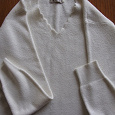 Отдается в дар Женский свитер, белого цвета в дар.