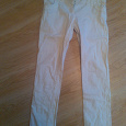 Отдается в дар Штаны белые типа джинсы резинки (тянутся плохо) размер М