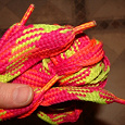 Отдается в дар Разноцветные клёвые шнурки ШИРОКИЕ