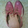 Отдается в дар Розовые спортивные туфли, 37 размера --маломерки-- на 36 размер-- подойдут