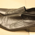 Отдается в дар Мужские туфли 39 размера. 2 пары. Черные