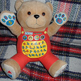 Отдается в дар медведь-игрушка обучающий английскому