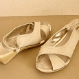 Отдается в дар Босоножки-туфли 38-39 размер.