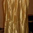 Отдается в дар Вечернее золотое атласное длинное платье 44-46