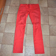 Отдается в дар Красные джинсы 44-46 размер