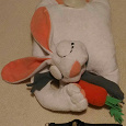 Отдается в дар Мягкая игрушка «кролик с морковью»