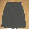Отдается в дар Юбки разные 48-50раз Дарится только черная вельветовая юбка.