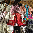 Отдается в дар Детскую одежду на 5-6 лет девочка: шуба, брюки, много кофт, сапоги