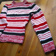 Отдается в дар Теплый свитер на девочку