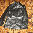 Отдается в дар Куртка женская черная, кожзам.