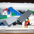 Отдается в дар 4 набора конструкторов Лего!!!
