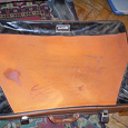 Отдается в дар Большой оранжевый чемодан-ретро на ХМ