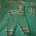 Отдается в дар вязаный костюмчик на малыша от 6 мес. до года