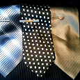 Отдается в дар Три галстука.