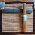 Отдается в дар Подушка декоративная (чехол) и подставка бамбуковая