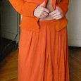 Отдается в дар Оранжевый костюм.