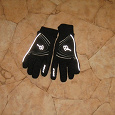 Отдается в дар Две пары перчаток, размеры M и XL.