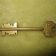 Отдается в дар Ключ от квартиры, где деньги лежат :)