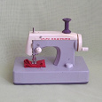 Отдается в дар Детская швейная машинка «Ладушка»