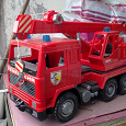 Отдается в дар Игрушечный грузовик — пожарный кран