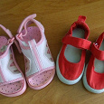 Отдается в дар летняя обувь для девочек.