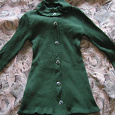 Отдается в дар Зеленое теплое платье — свитер.