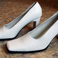 Отдается в дар белые туфли женские р.39