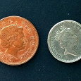 Отдается в дар One penny 2005, five pence 1990