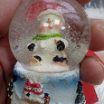 Отдается в дар сувенир — маленький снежный шар
