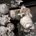 Отдается в дар белые искусственные розы