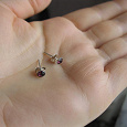 Отдается в дар Новые серебряные сережки (925 пробы) с фиолетовыми кристаллами Сваровски