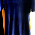 Отдается в дар Темно-синее бархатное платье р-р 40-42