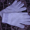 Отдается в дар Зимние перчатки белые