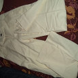Отдается в дар белые брюки 42-44 размера
