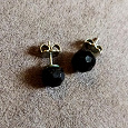 Отдается в дар Серёжки гвоздики чёрные бусинки lady collection