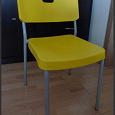 Отдается в дар Два пластиковых стула Ikea