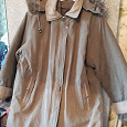 Отдается в дар Женская зимняя куртка на синтепоне с капюшоном, размер 60-62