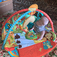 Отдается в дар Развивающий коврик для младенцев Bright Starts саванна