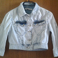 Отдается в дар Женская летняя укороченная джинсовая куртка, размер S, рост 155-165см.
