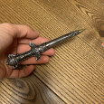 Отдается в дар Сувенирная ручка в форме меча