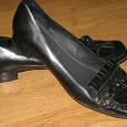 Отдается в дар Туфли женские р. 37, на узкую ногу, низкий каблук.