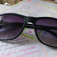 Отдается в дар Новые солнцезащитные очки с красной полоской — стильно, неброско (: