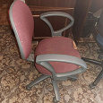 Отдается в дар Компьютерное / офисное кресло с рваным сиденьем