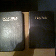 Отдается в дар Библия на английском языке.