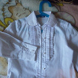 Отдается в дар Нарядная белая школьная блузка на 7-8 лет